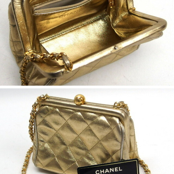 CHANEL Gold Shoulder Bag - Picture 4 of 10